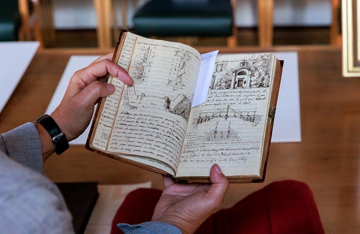 Bei der Bibliotheksrettung können auch Privatpersonen „Buchpatenschaften“ übernehmen. Im Bild: Tagebuch der Sizilienreise von Jakob Ignaz Hittorff (1792—1867).