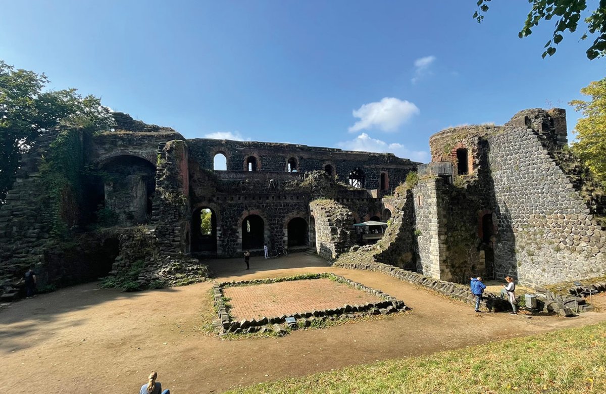 Die Ruinen der Pfalz Kaiserswerth gehen bis in die Zeit Kaiser Friedrich Barbarossas zurück.