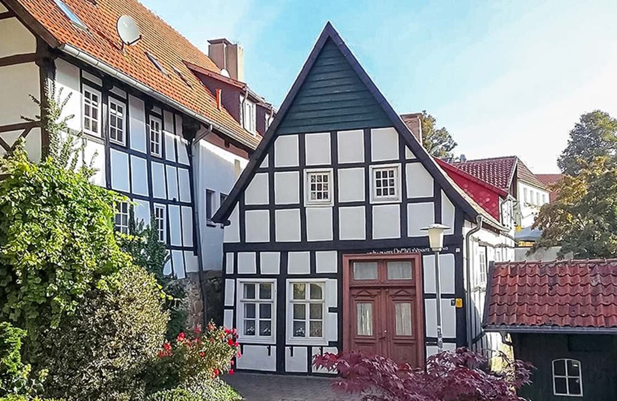 In Tecklenburg haben engagierte Heimatfreunde eine neue Begegnungstätte an einem historischen Standort geschaffen.